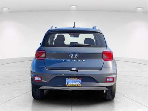 Certified 2025 Hyundai Venue SEL image 4