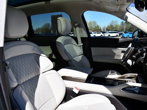 Used 2024 Lincoln Nautilus Black Label AWD/4WD image 15