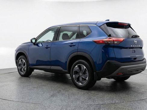 Used 2025 Nissan Rogue SV image 6