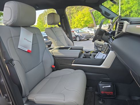 New 2026 Toyota Tundra Limited AWD/4WD image 10
