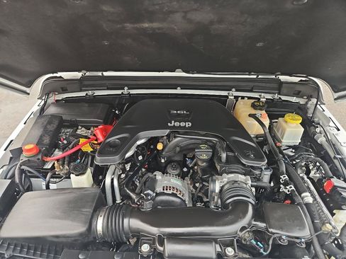 Used 2021 Jeep Gladiator Sport AWD/4WD image 38