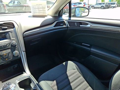 Certified 2017 Ford Fusion SE FWD image 21