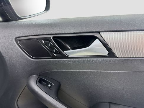 Used 2017 Volkswagen Jetta SE image 31