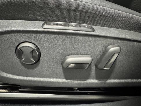 Used 2021 Volkswagen ID.4 Pro S w/ Gradient Package image 14