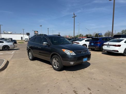 Used 2012 Hyundai Veracruz Limited w/ Navigation Pkg image 3