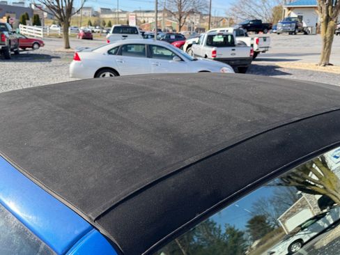 Used 2005 Chrysler PT Cruiser Convertible FWD image 9
