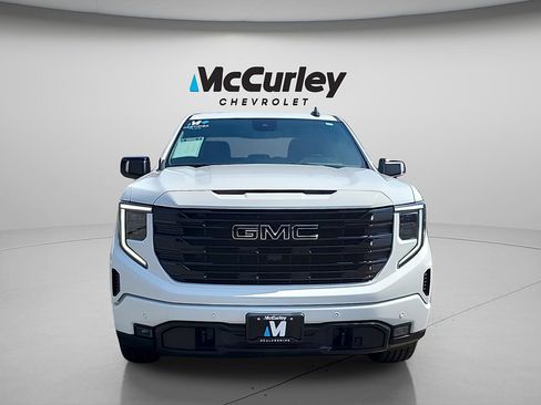 Used 2024 GMC Sierra 1500 Elevation w/ Elevation Premium Package AWD/4WD image 2