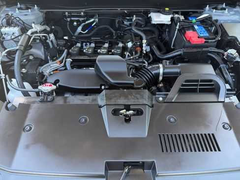 Used 2024 Honda CR-V EX-L image 8