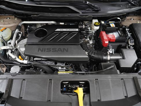 Used 2024 Nissan Rogue SV w/ SV Premium Package image 31