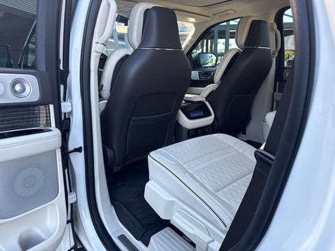 Used 2023 Lincoln Navigator Black Label AWD/4WD image 16