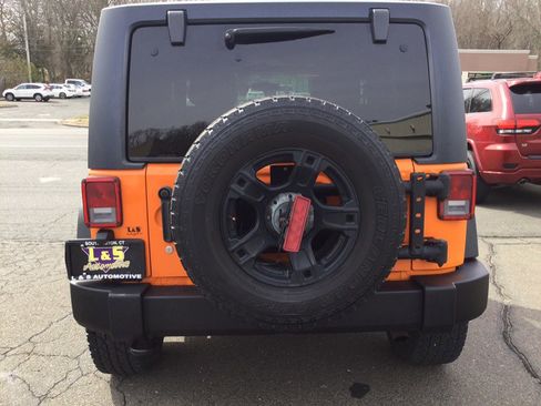 Used 2012 Jeep Wrangler Sport image 9