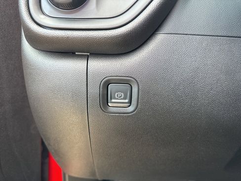 Used 2022 Chevrolet Silverado 1500 Custom image 10