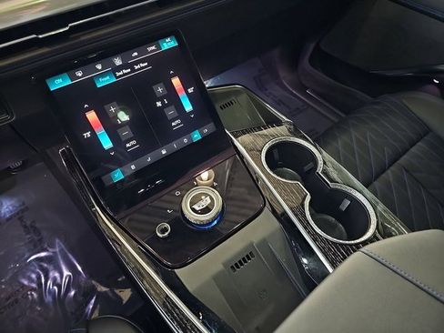 Used 2026 Cadillac Escalade IQ Sport 1 w/ LPO, ONYX Package image 27