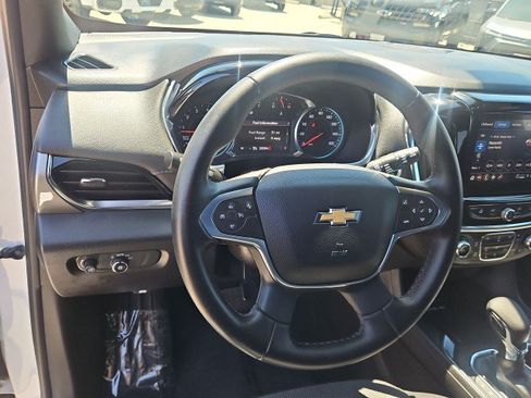Used 2023 Chevrolet Traverse LT FWD image 11