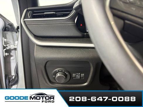 Used 2023 Jeep Grand Cherokee L Laredo AWD/4WD image 13