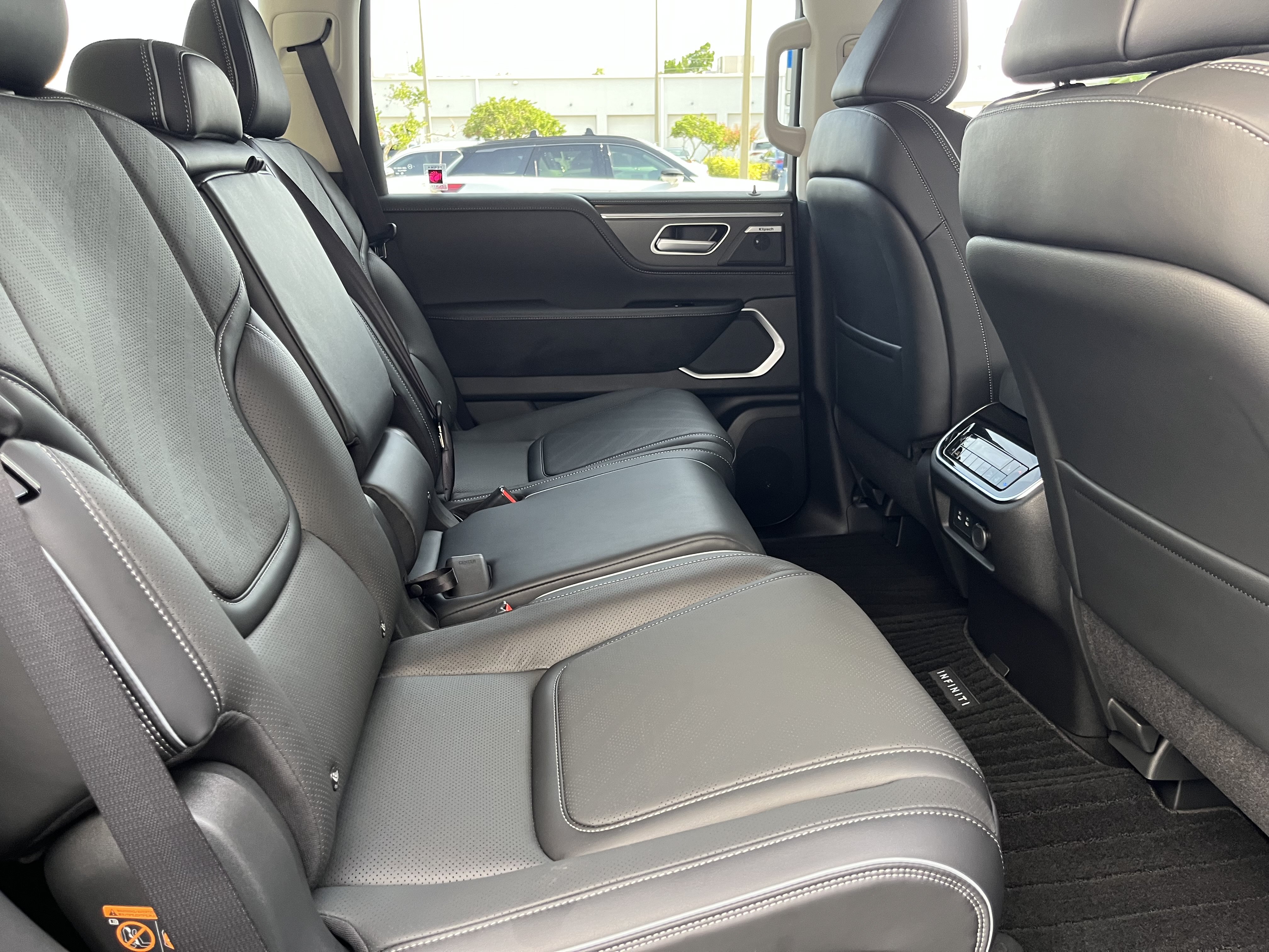 Certified 2026 INFINITI QX80 Luxe w/ Cargo Package AWD/4WD image 21