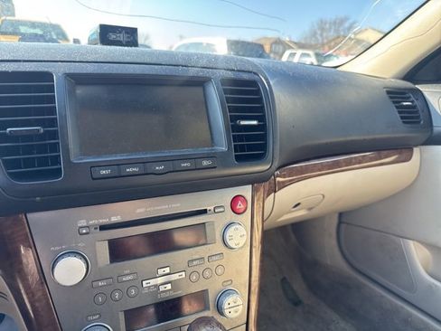 Used 2008 Subaru Outback 2.5i Limited L.L. Bean image 19