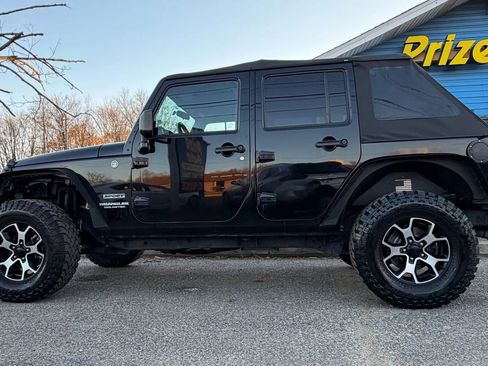 Used 2012 Jeep Wrangler Unlimited Sport image 10