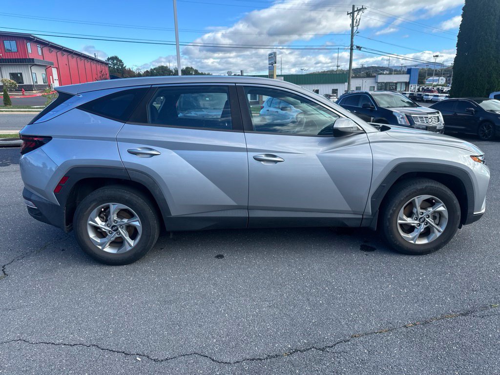 Used 2022 Hyundai Tucson SE AWD/4WD image 2