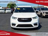 Used 2025 Chrysler Pacifica Select image 2