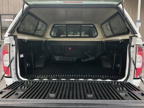 Used 2017 GMC Canyon SLT w/ Driver Alert Package image 27