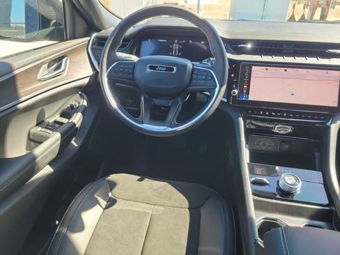 New 2026 Jeep Grand Cherokee Laredo image 9