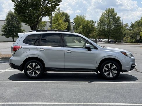 Used 2018 Subaru Forester 2.5i Premium AWD/4WD image 8