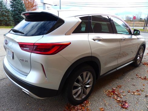 Used 2021 INFINITI QX50 Pure image 11