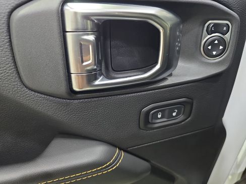 Used 2025 Jeep Wrangler Unlimited Rubicon 392 AWD/4WD image 31