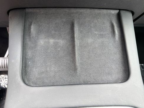 Used 2022 Tesla Model Y Long Range image 8