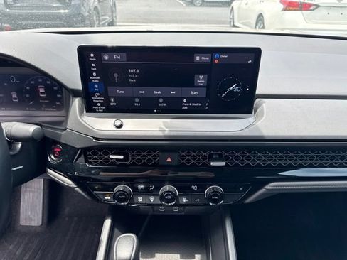 Used 2023 Honda Accord EX-L image 11