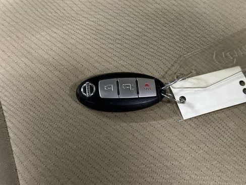 Used 2015 Nissan Pathfinder S FWD image 30