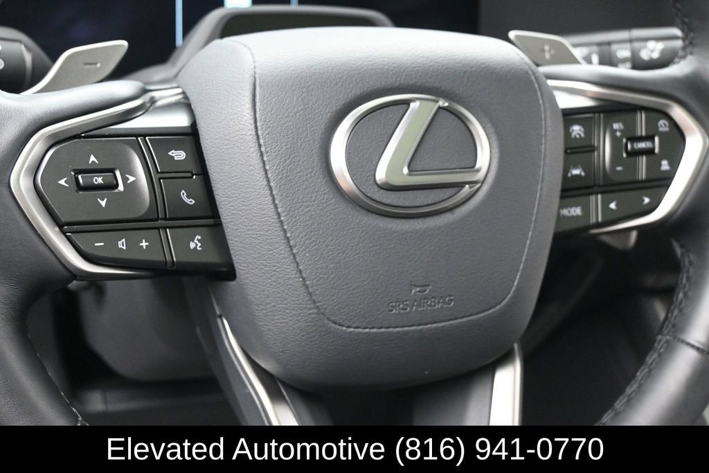Used 2025 Lexus GX 550 w/ Accessory Package (2T) AWD/4WD image 19