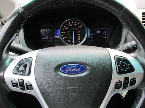 Used 2013 Ford Explorer XLT AWD/4WD image 38