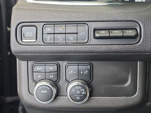 Certified 2022 GMC Yukon XL Denali AWD/4WD image 18