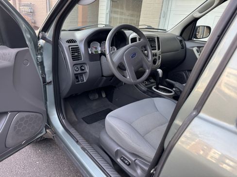 Used 2006 Ford Escape 4WD Hybrid image 17