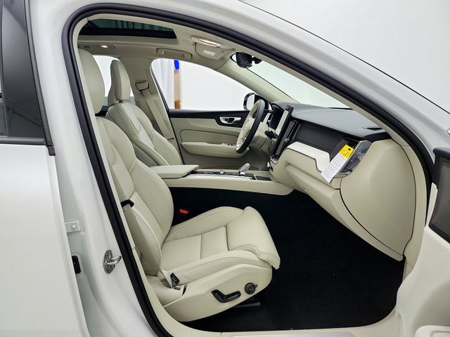New 2026 Volvo XC60 T8 Ultra w/ Protection Package Premier AWD/4WD image 18