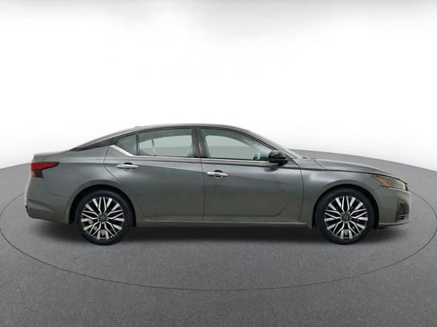 Used 2025 Nissan Altima 2.5 SV FWD image 20