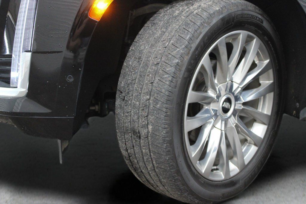 Used 2023 Cadillac Escalade ESV Premium Luxury w/ Performance Package AWD/4WD image 52