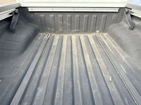 Used 2017 Nissan Frontier SV w/ SV Value Truck Package image 8