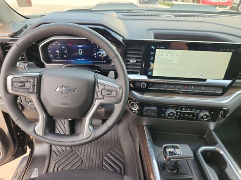 Used 2026 Chevrolet Silverado 1500 LT Trail Boss AWD/4WD image 11