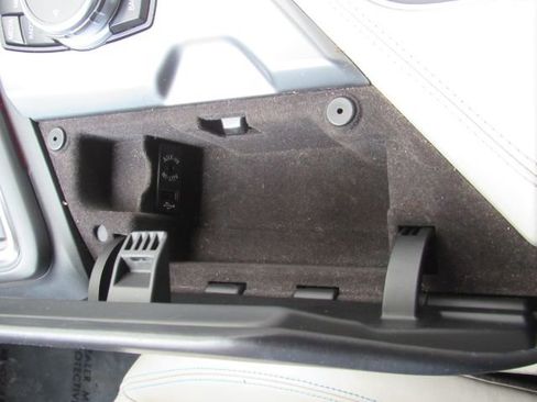 Used 2014 BMW i8 image 40