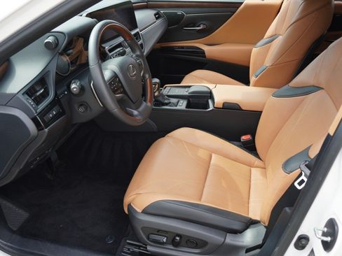 Used 2022 Lexus ES 300h Ultra Luxury w/ Accessory Package 2 FWD image 13