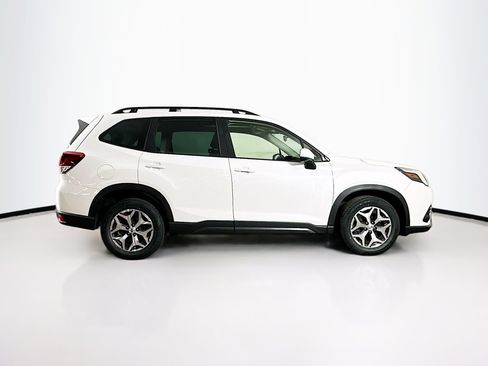 Used 2023 Subaru Forester Premium image 10