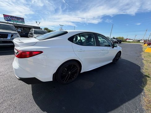 Used 2025 Toyota Camry SE FWD image 3