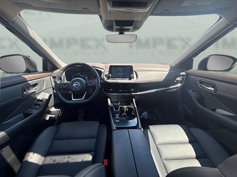Used 2023 Nissan Rogue SL FWD image 8