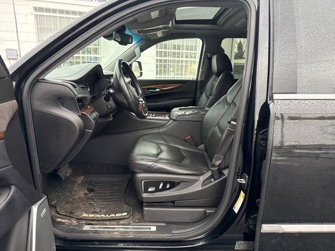 Used 2016 Cadillac Escalade ESV Premium image 10
