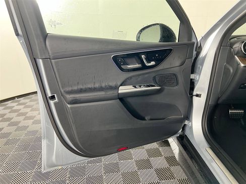 Used 2025 Mercedes-Benz GLC 300 GLC 300 image 15