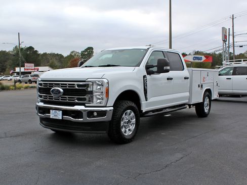 Used 2023 Ford F350 XLT w/ FX4 Off-Road Package image 10