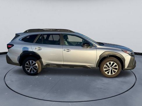 Used 2024 Subaru Outback Premium image 2